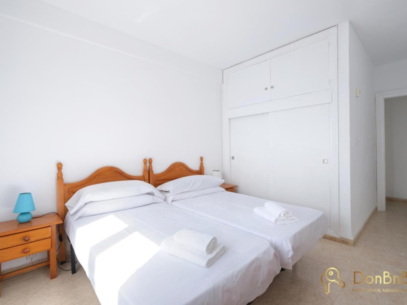 Apartamento Piso con piscina frente a la playa en Fuengirola Habitación foto